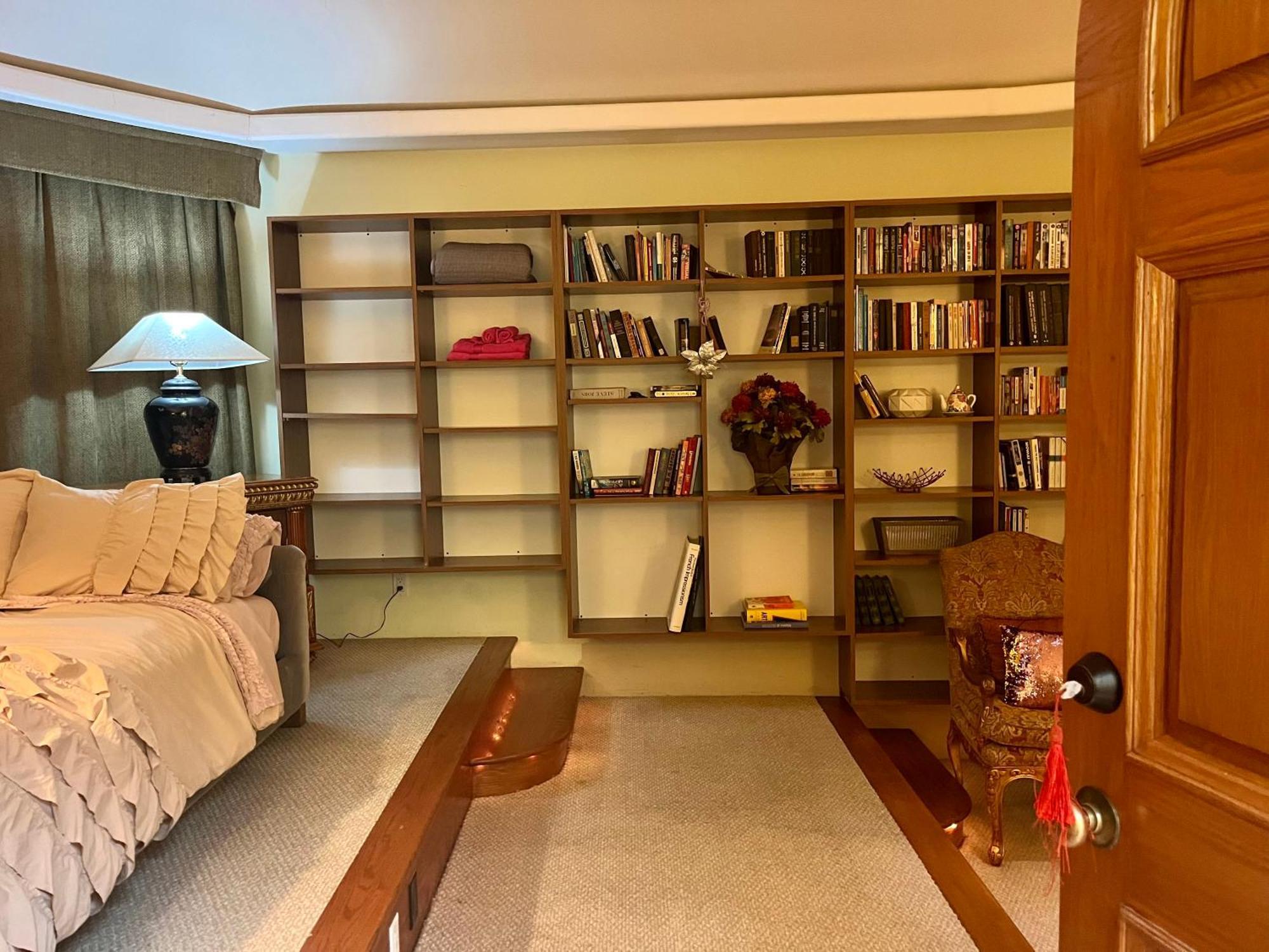 Beverly Hills Spanish Los Angeles Room photo