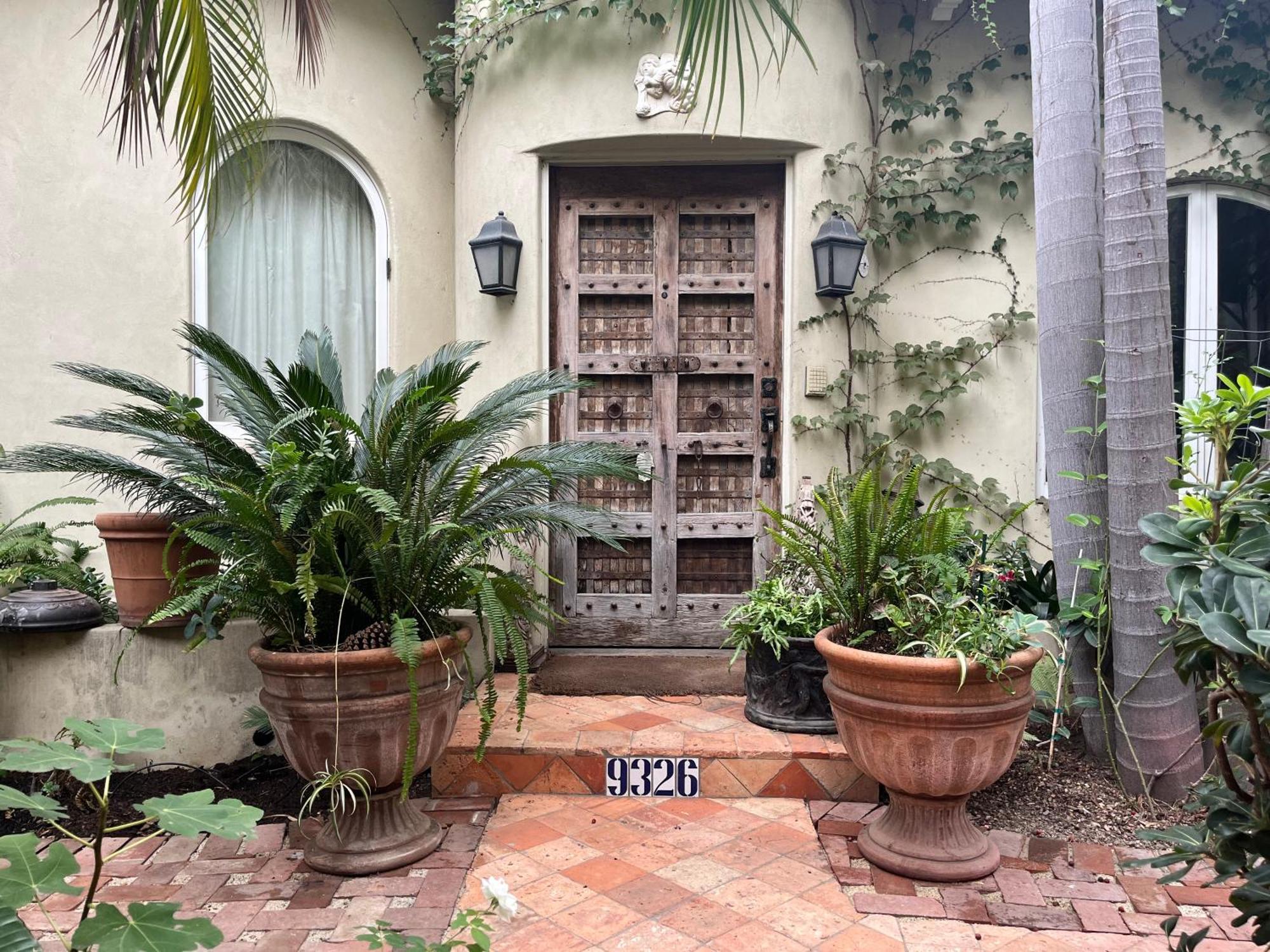 Beverly Hills Spanish Los Angeles Room photo