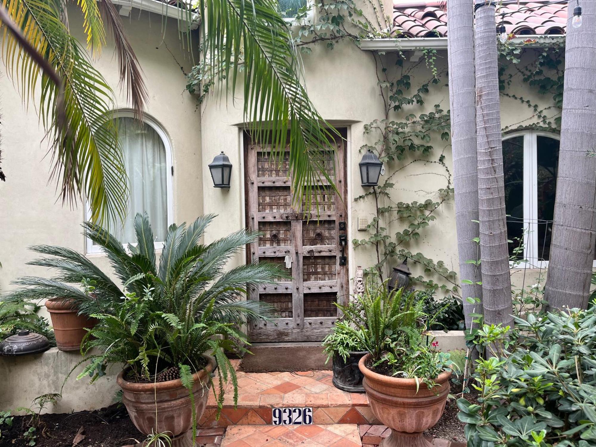 Beverly Hills Spanish Los Angeles Room photo