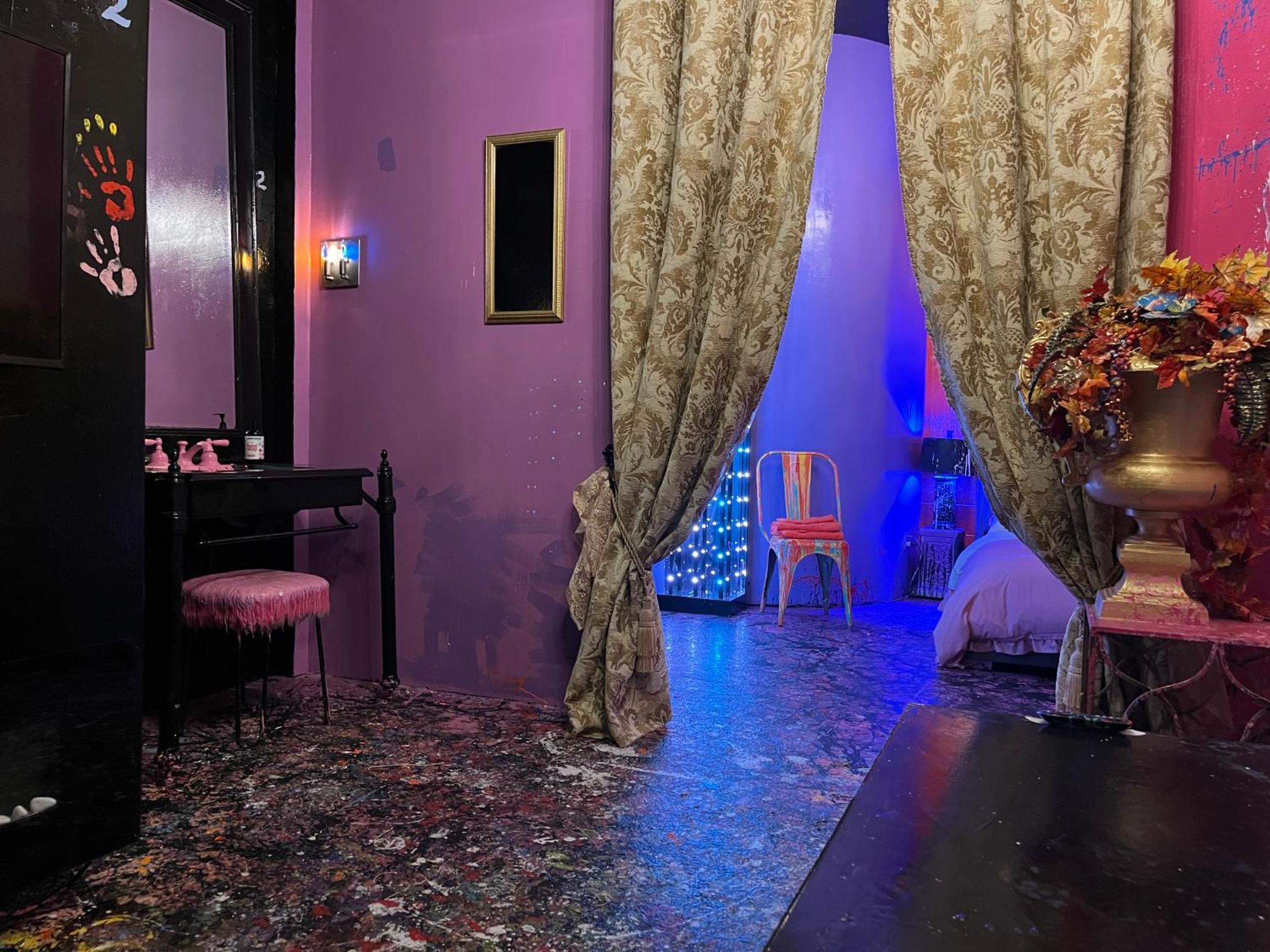 Beverly Hills Spanish Los Angeles Room photo