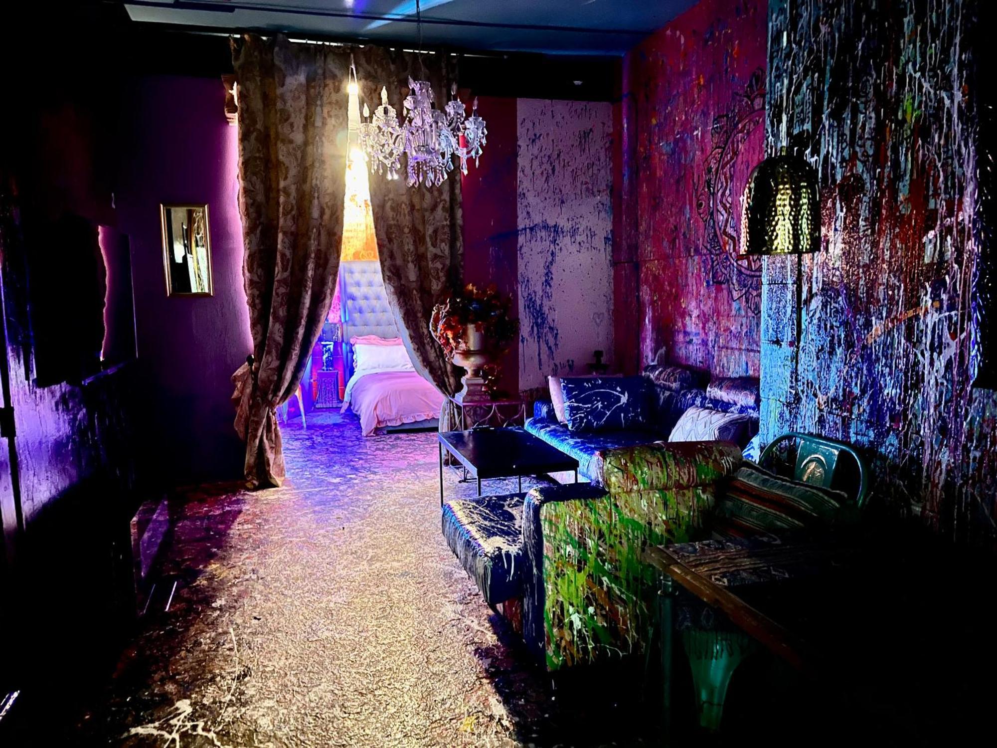 Beverly Hills Spanish Los Angeles Room photo