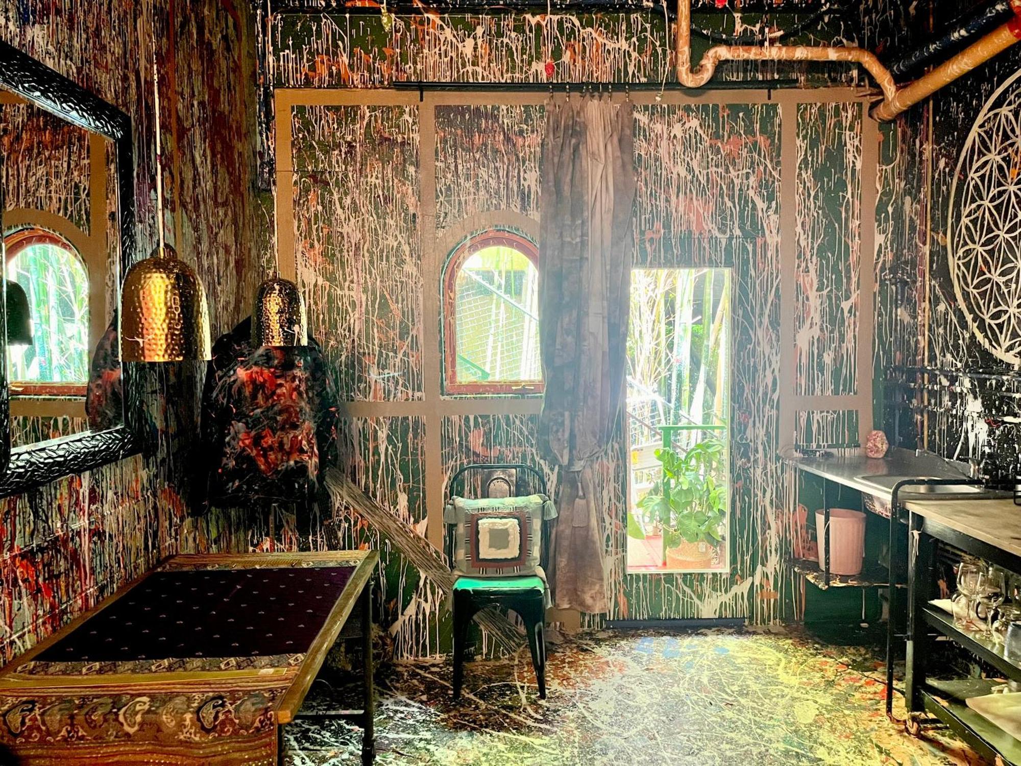 Beverly Hills Spanish Los Angeles Room photo