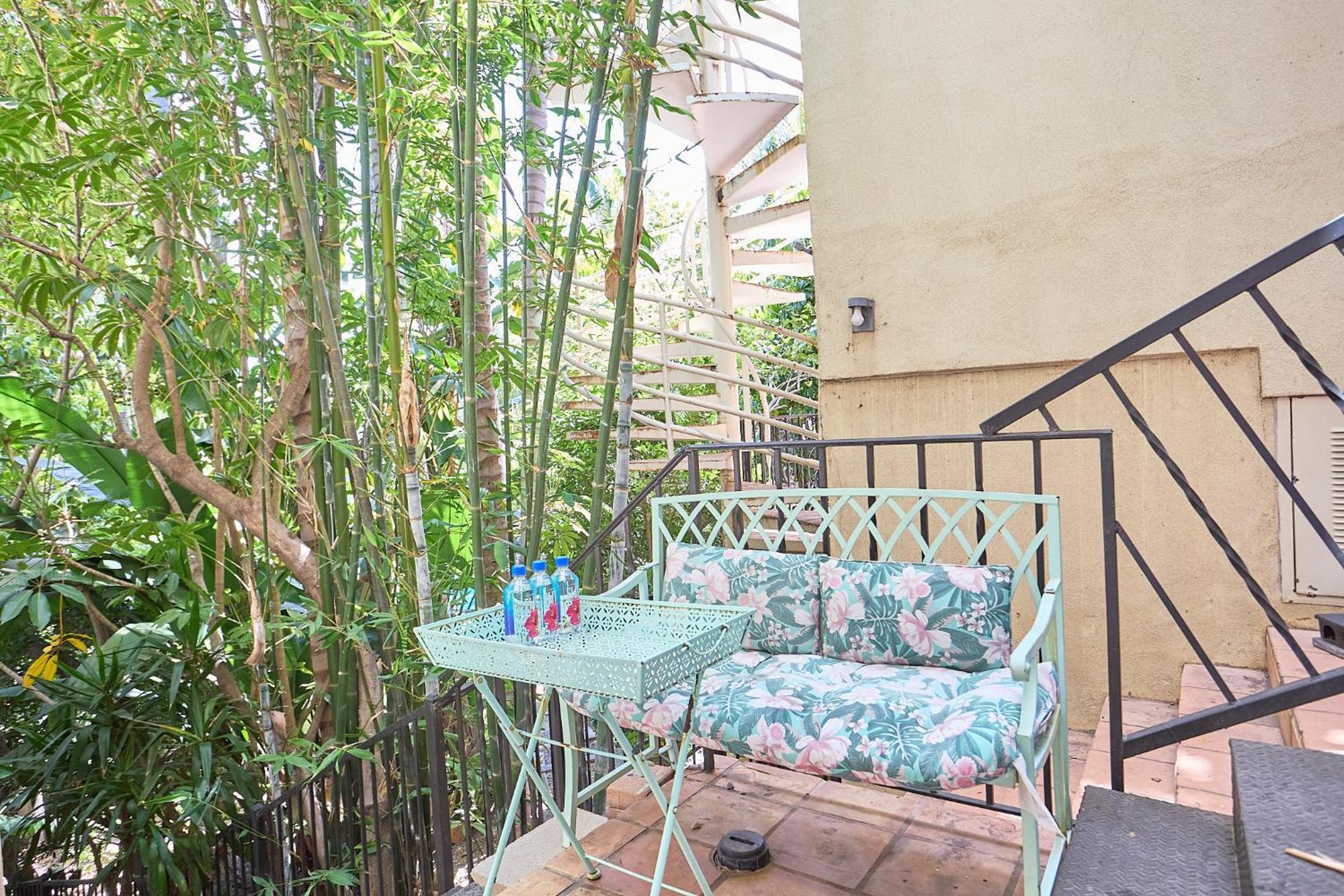 Beverly Hills Spanish Los Angeles Exterior photo